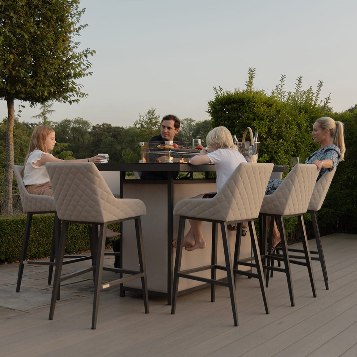 Maze Regal 8 Seat Rectangular Fire Pit Bar Set