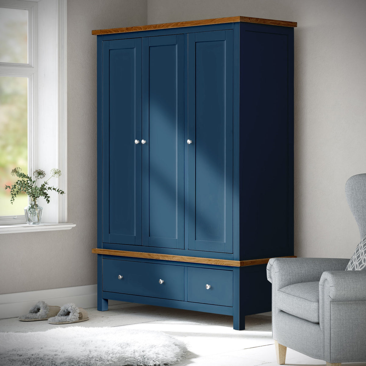Farro Triple Wardrobe with Drawers