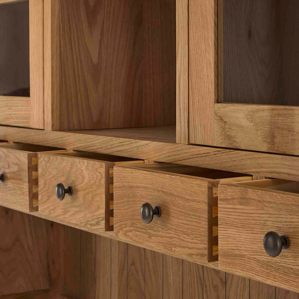 Zelah Oak Large Hutch