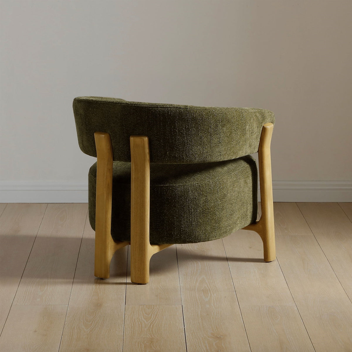 Sorelle Curved Accent Chair