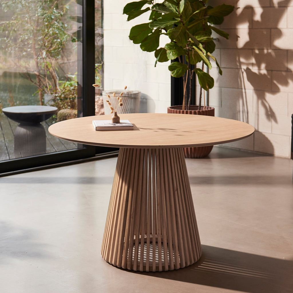 Outlet - Willow Round Dining Table - Whitewash Oak