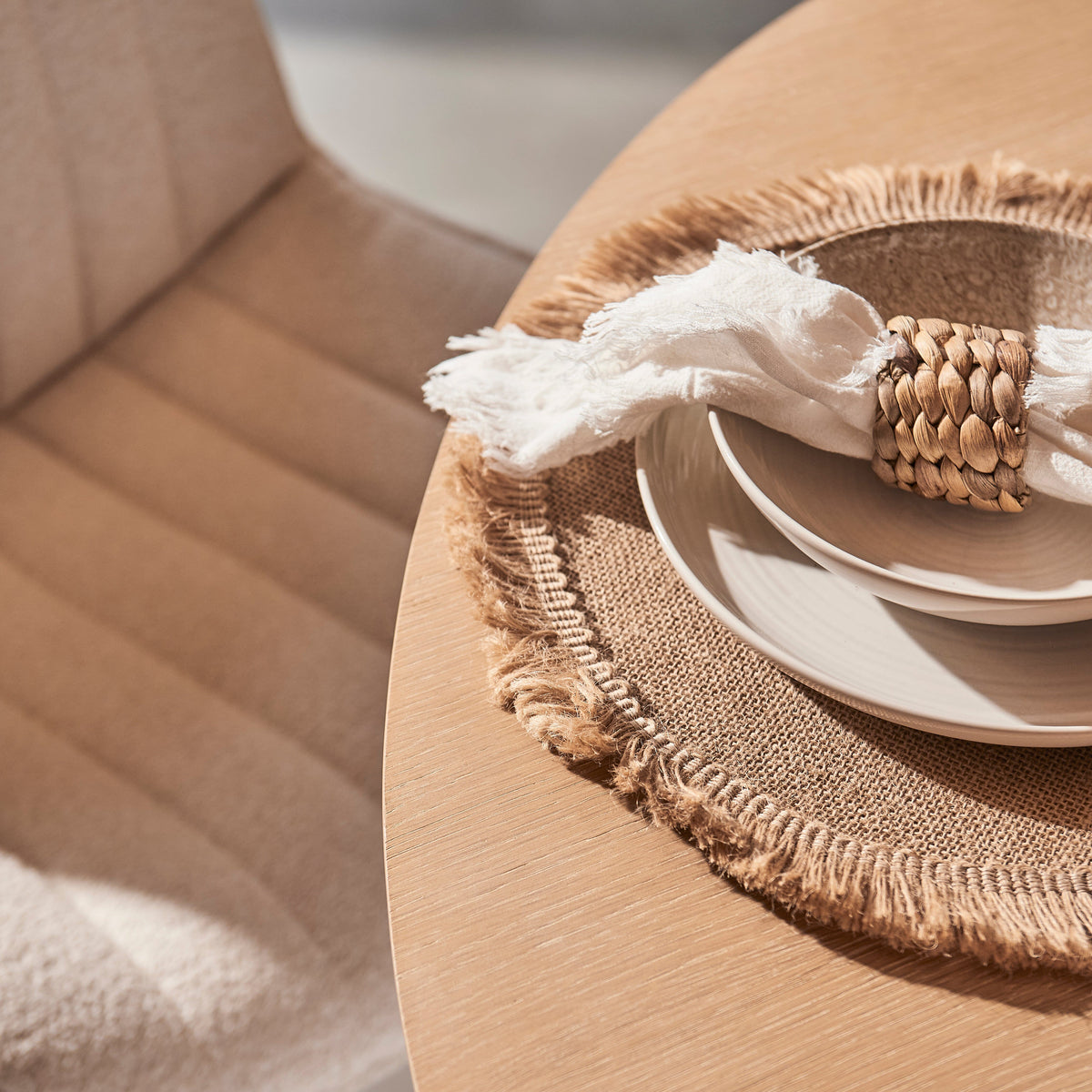 Outlet - Willow Round Dining Table - Whitewash Oak