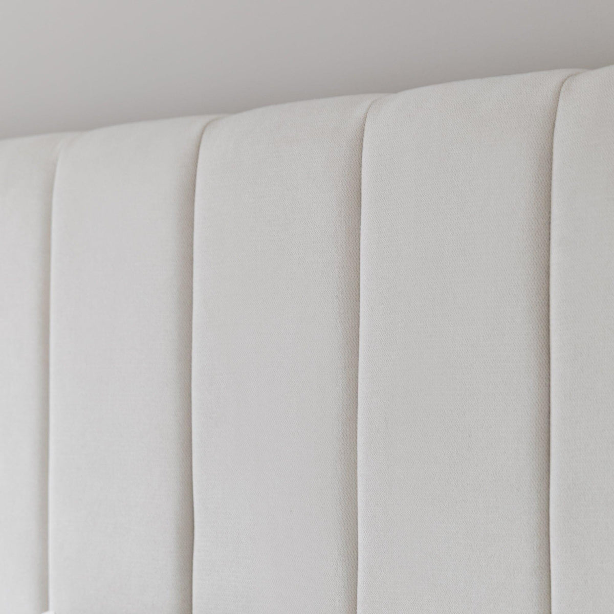 Outlet - Alice King Ottoman Bed - Ivory