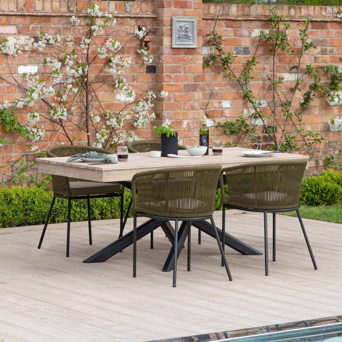 Amelia 4 Seater Wooden Garden Dining Set with 4 Hali Green Chairs - Light Brushed Acacia with Black Legs