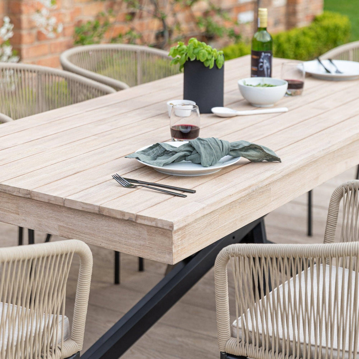 Amelia 4 Seater Wooden Garden Dining Set with 4 Hali Natural Chairs - Light Brushed Acacia with Black Legs