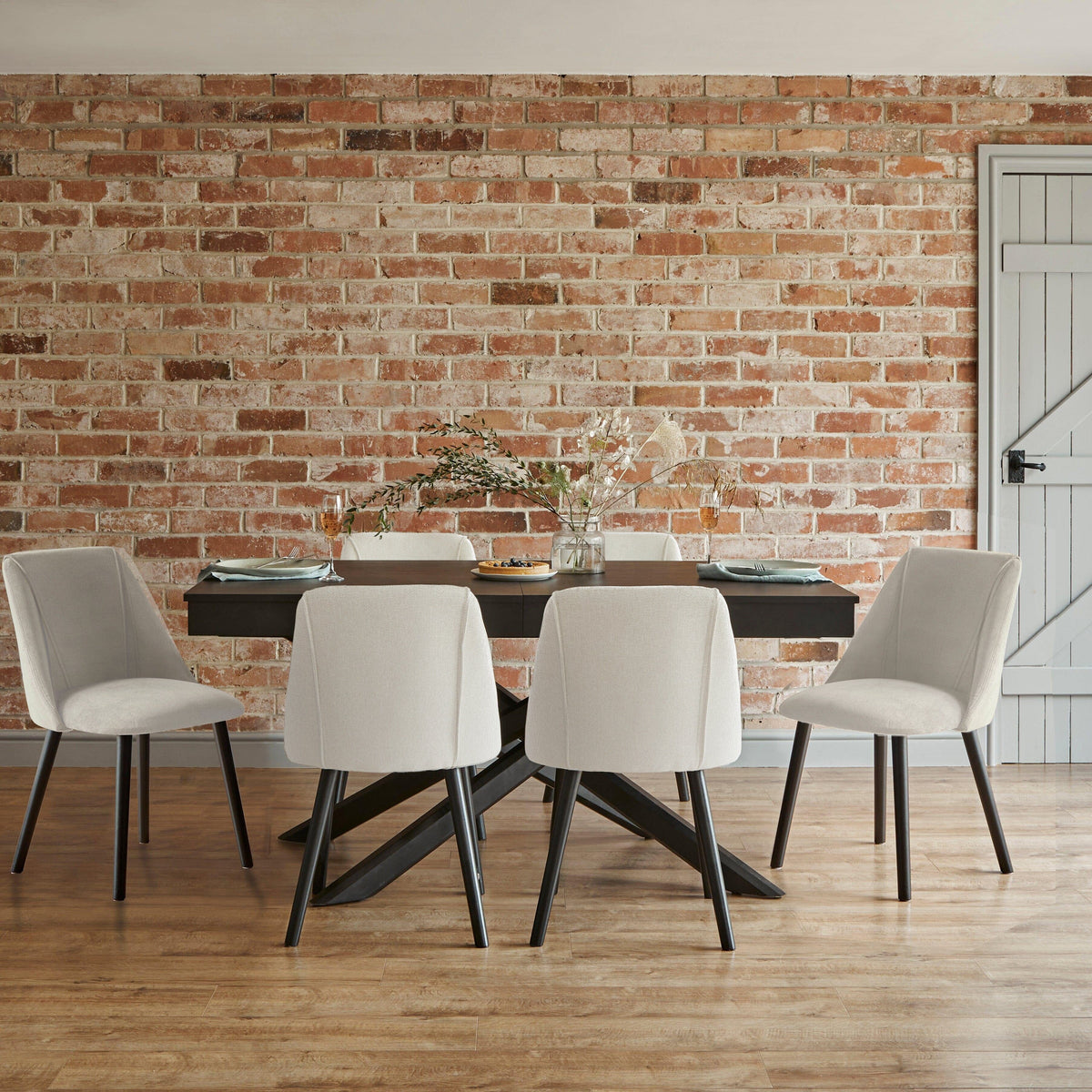 Amelia Black Extendable Dining Table Set - 6 Seater - Freya Boucle Dining Chairs - Black Legs