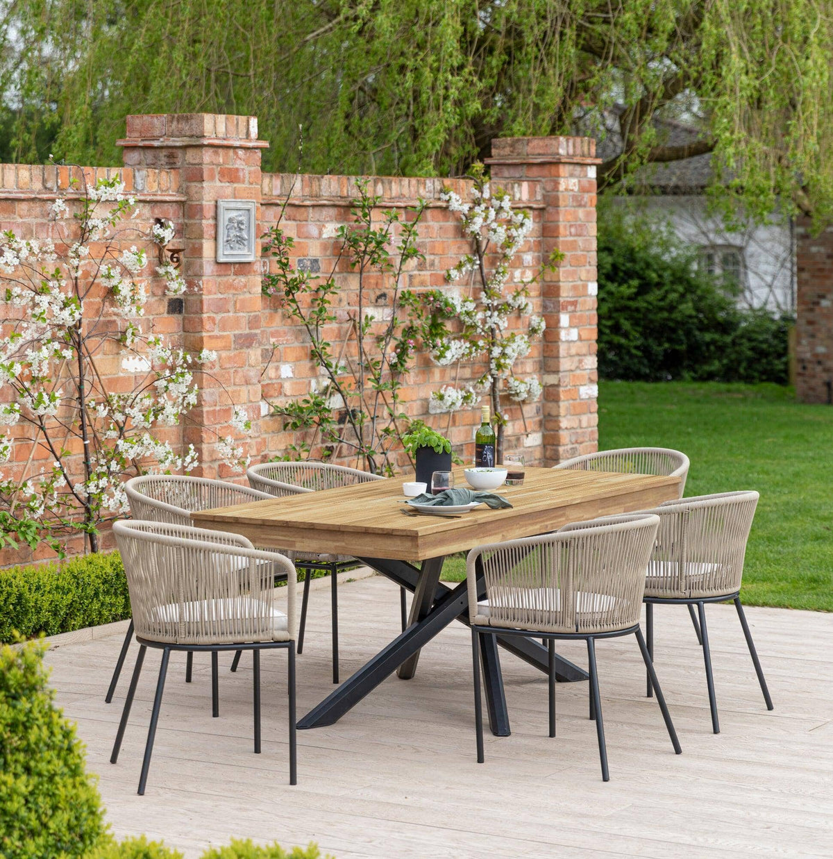 OUTLET - Amelia White Acacia Wood Garden Dining Table - Black Metal Legs