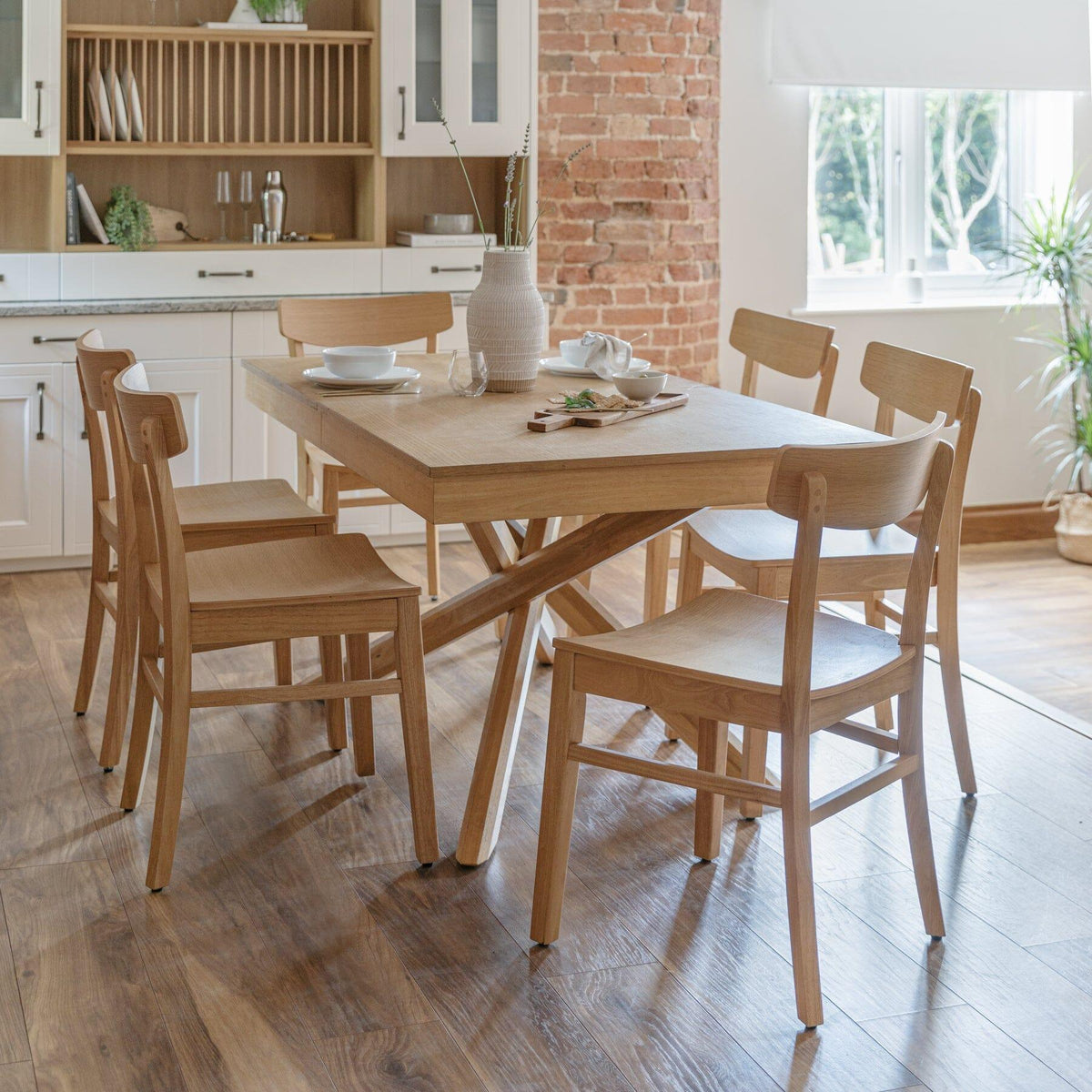 Amelia Oak Wood Dining Table - Extendable