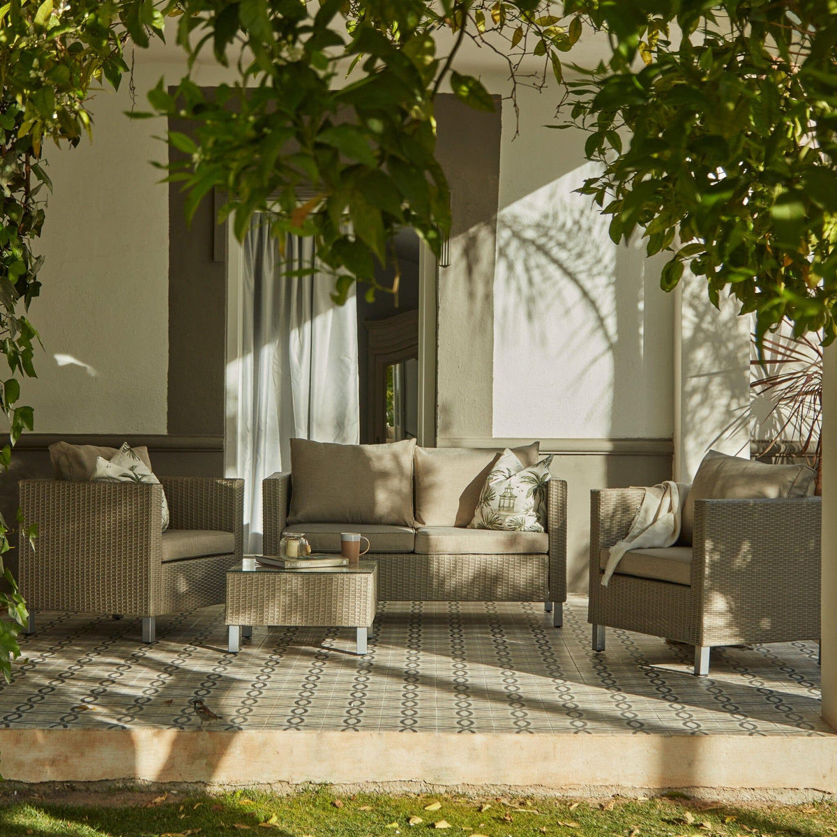 Aria 4 Seater Rattan Garden Sofa & Armchair Set with Coffee Table - Light Grey
