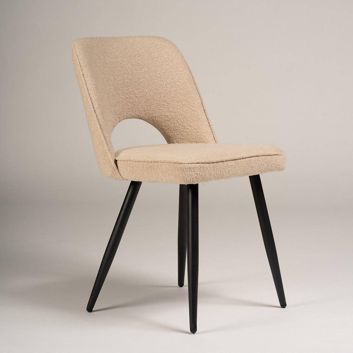 Levi Mango Wood Round Dining Table Set - 4 Seater - Dolly Boucle Dining Chairs - Black Legs