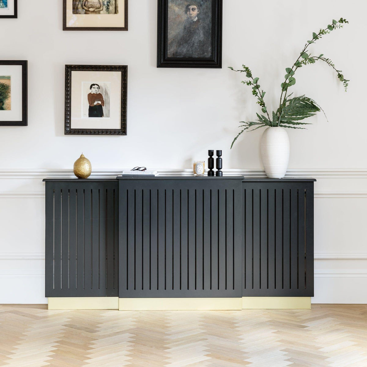 Iliana Extendable Radiator Cover in Charcoal Grey