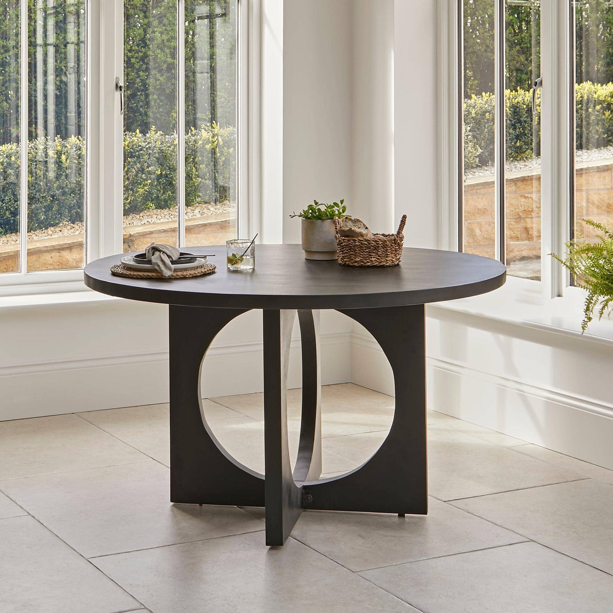 Outlet - Jade Jet Black Round Acacia Wood Dining Table