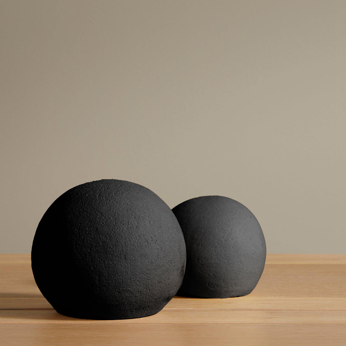 Outlet - Kelton 11cm Ceramic Ball Ornament - Black