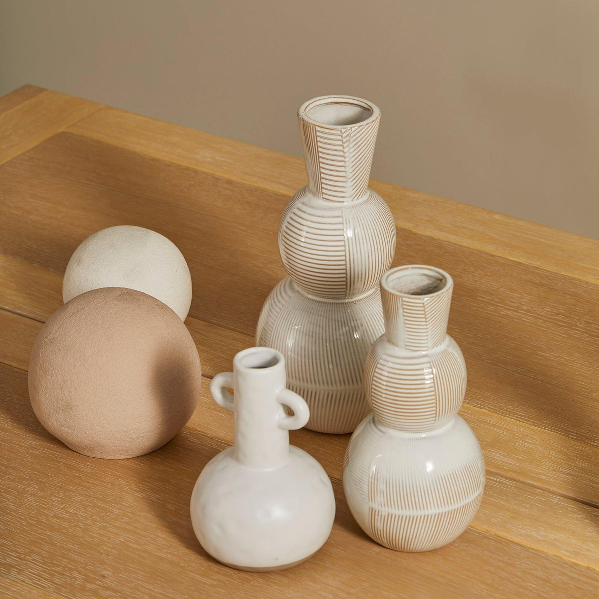 Outlet - Kelton 11cm Ceramic Ball Ornament - Taupe