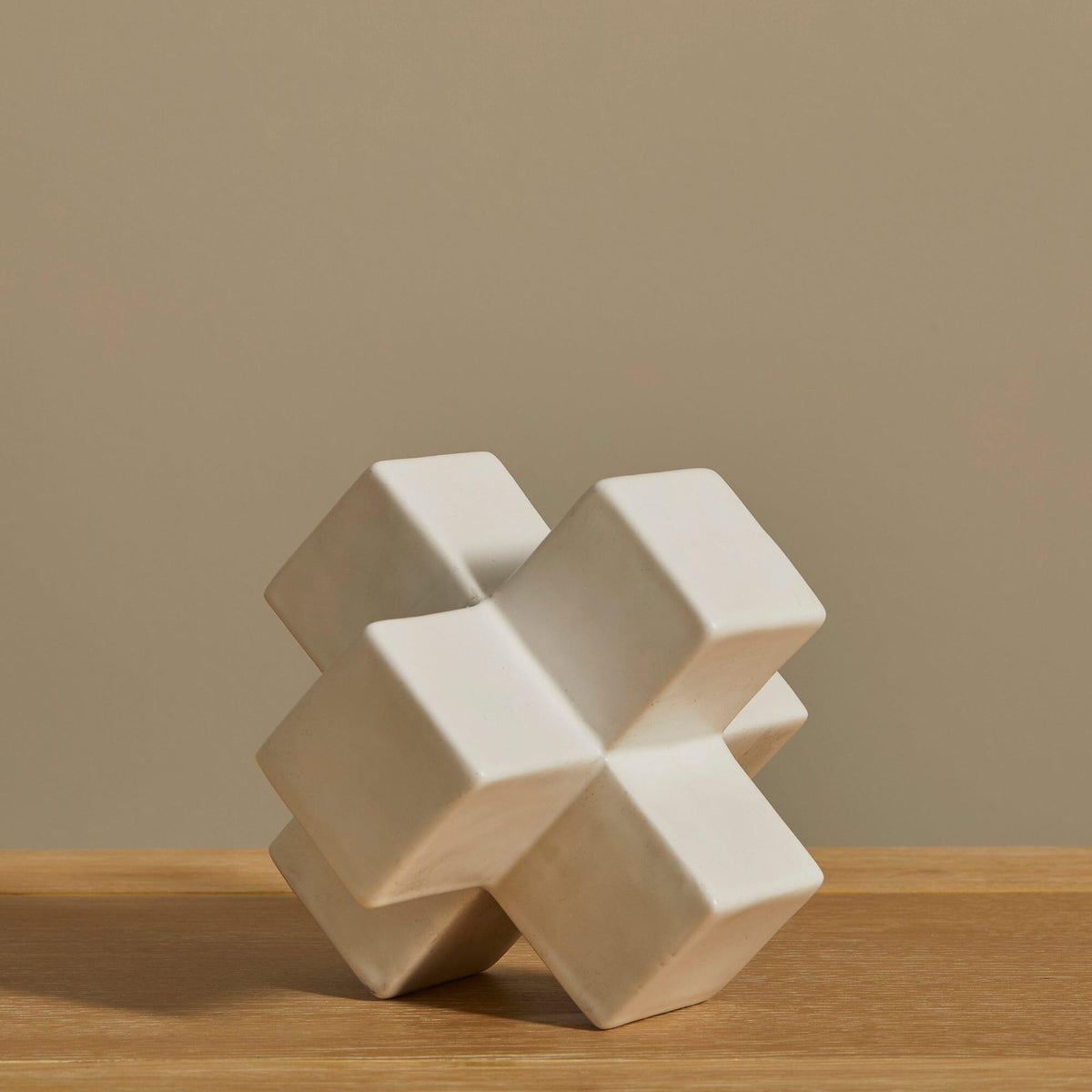 Outlet - Kinsley 15cm Ceramic Abstract Ornament - White