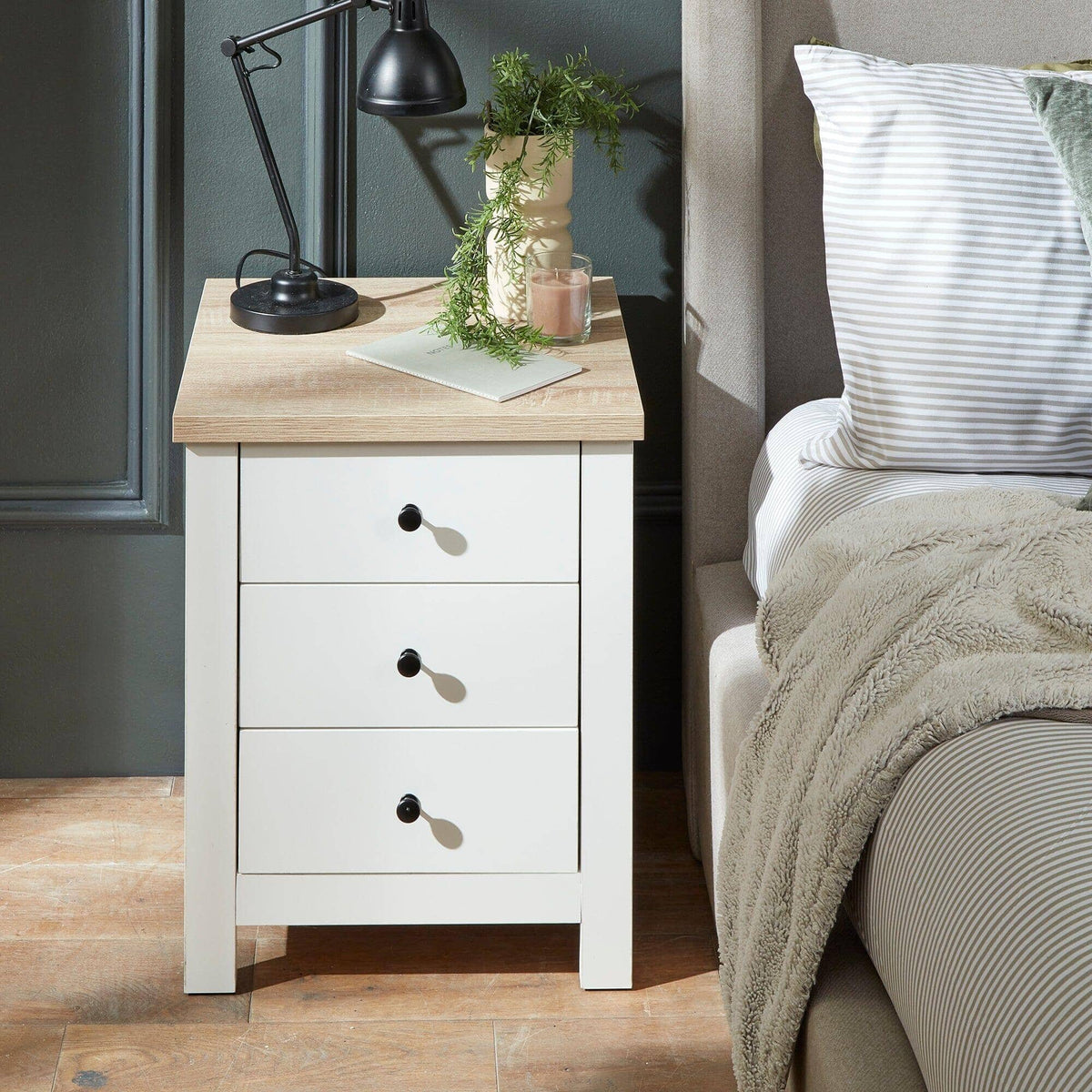 Outlet - Bampton 3 Drawer Bedside Table - White
