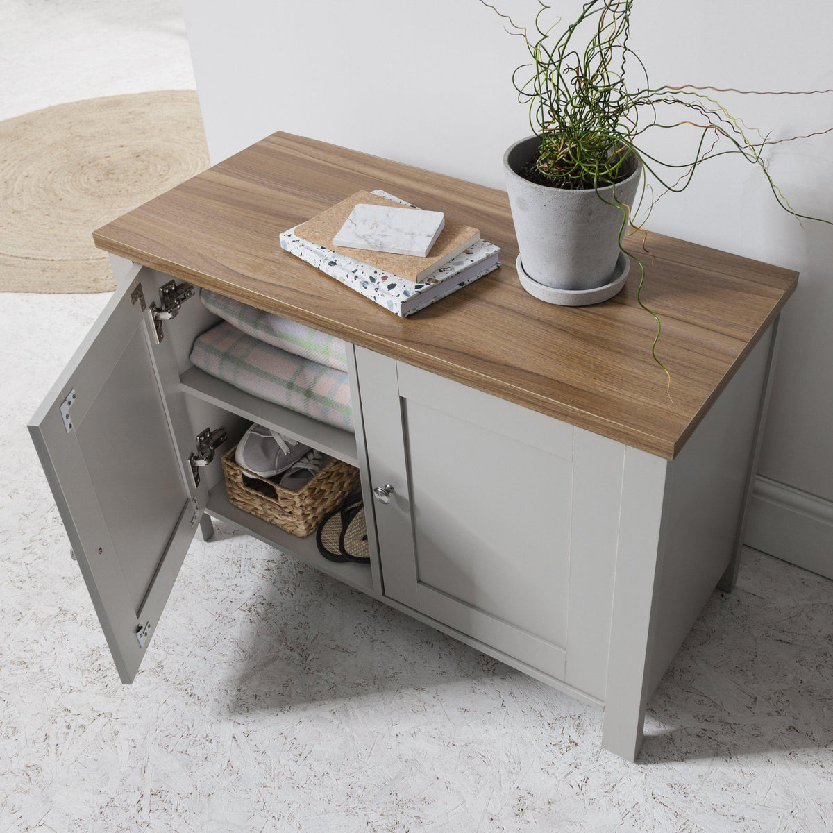 Outlet – Bampton Hallway Cupboard Storage