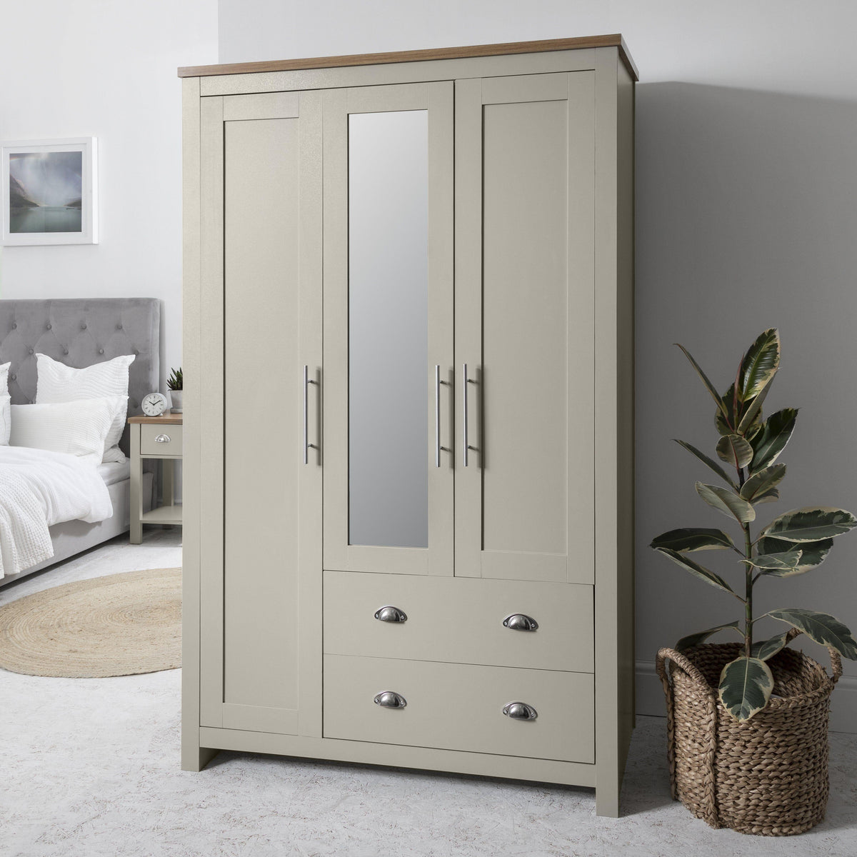 OUTLET - Bampton Triple Wardrobe with 2 Drawers - Grey