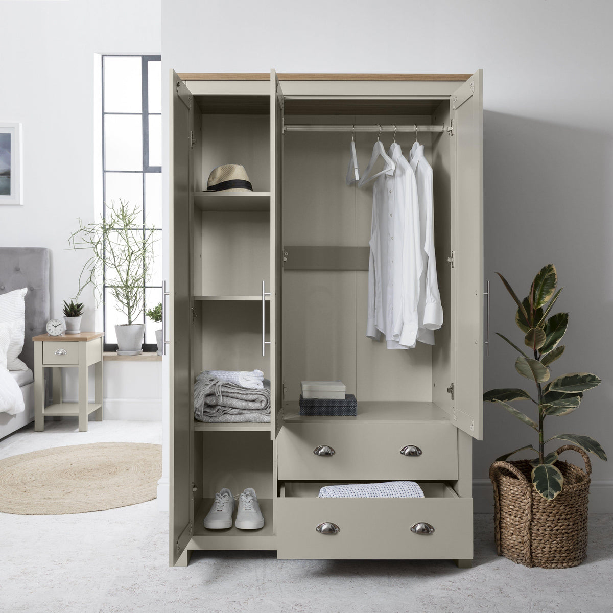 OUTLET - Bampton Triple Wardrobe with 2 Drawers - Grey