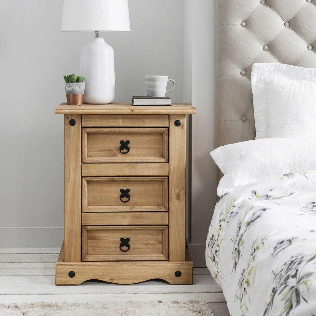 Outlet - Corona Bedside Table - 3 Drawers