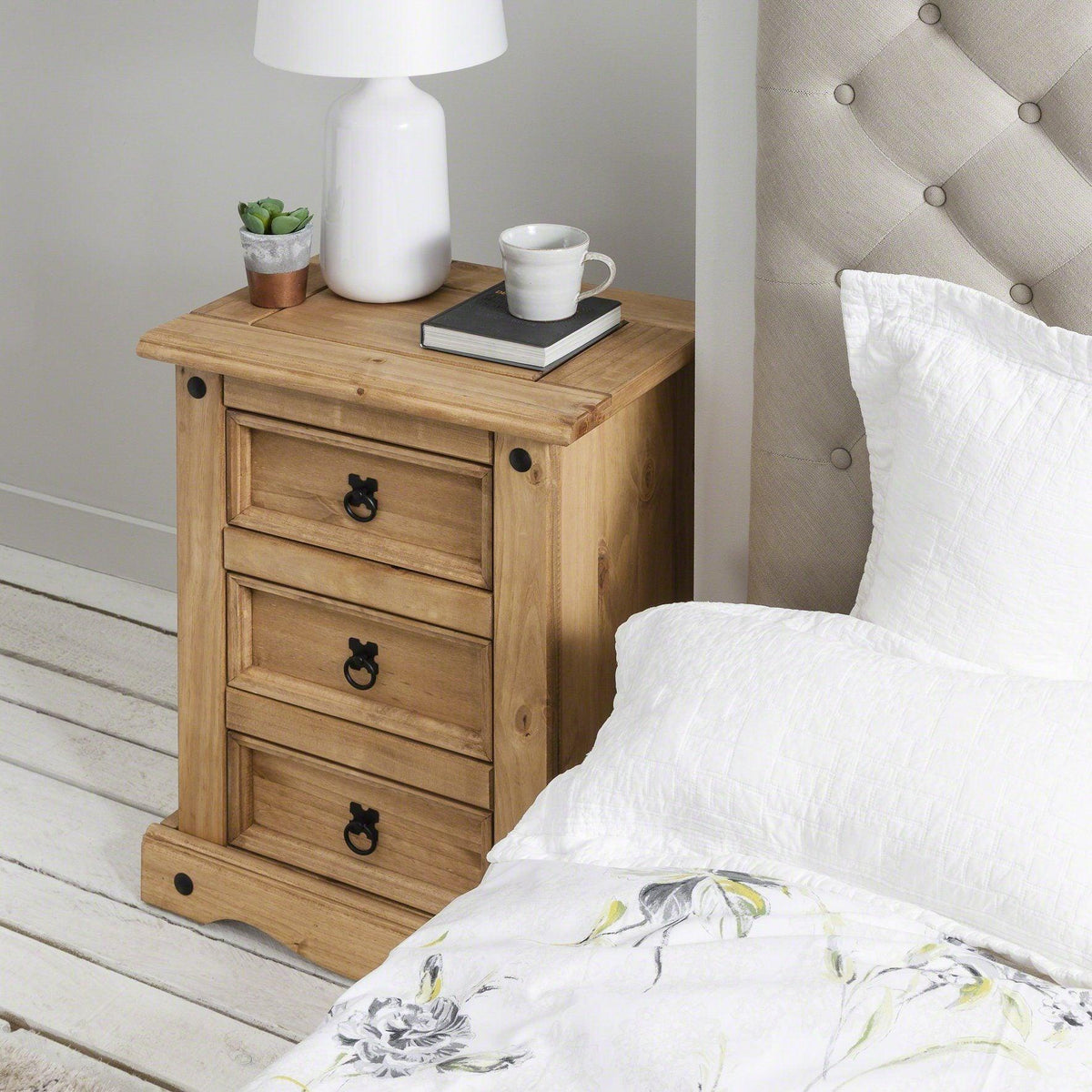 Outlet - Corona Bedside Table - 3 Drawers
