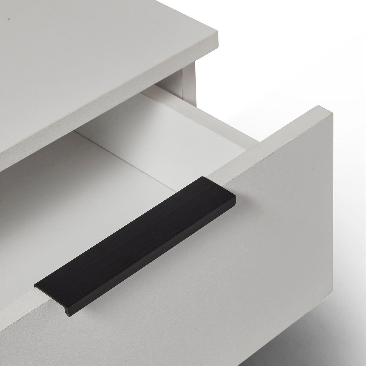 OUTLET - Essie Tall 7 Drawer Chest of Drawers - White