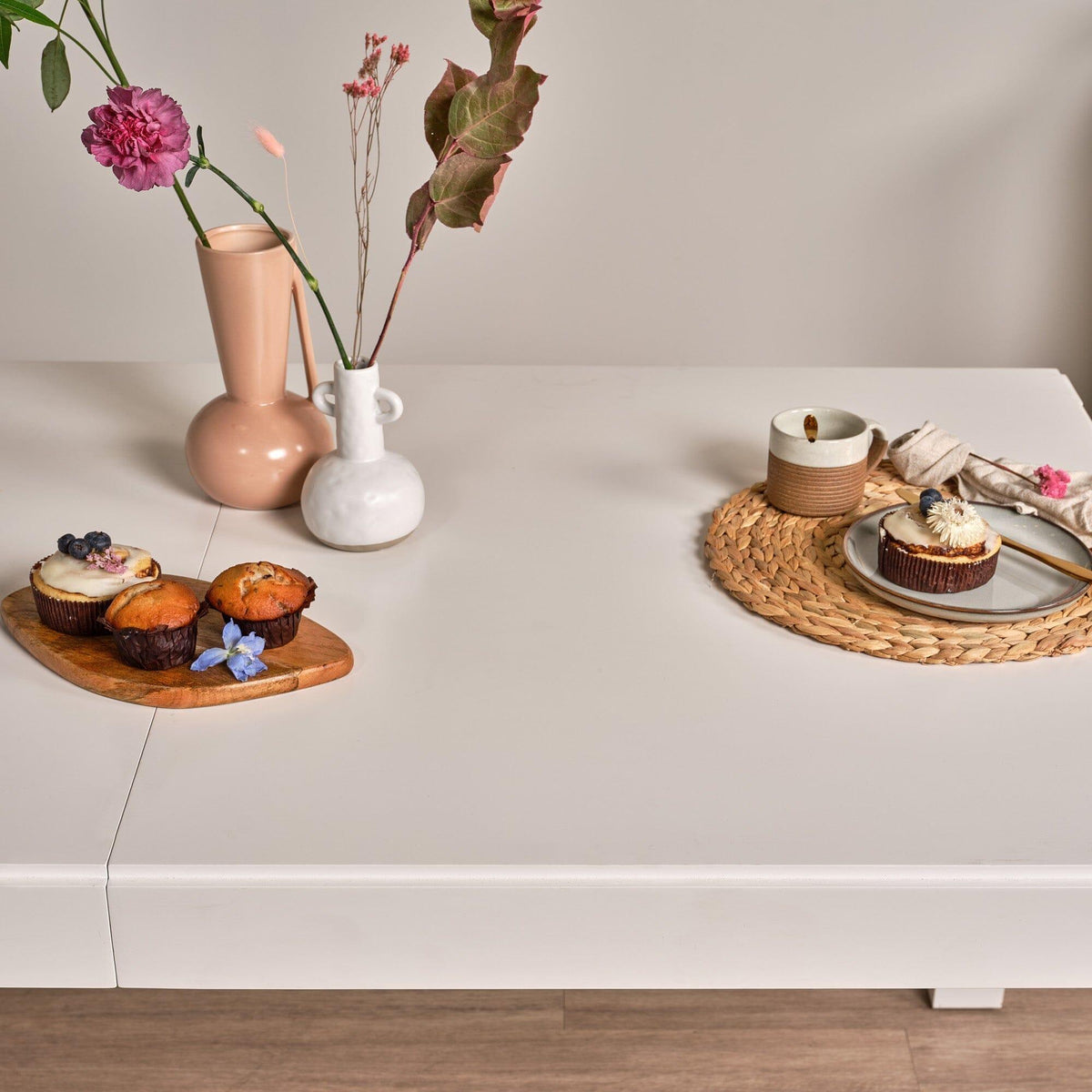 Outlet - Magnus White Wood extendable dining table