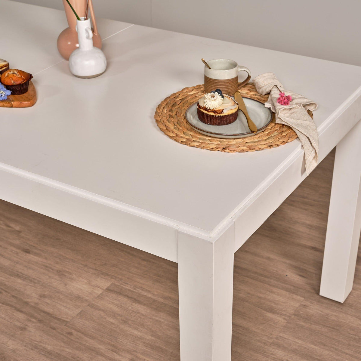 Outlet - Magnus White Wood extendable dining table