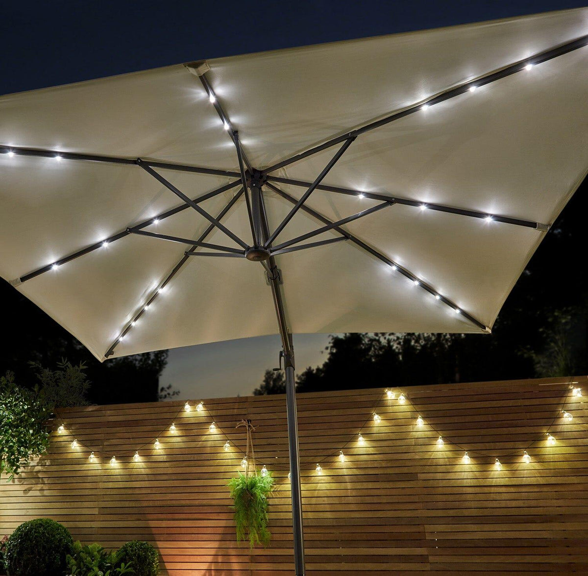 OUTLET - Cream LED Premium Cantilever Parasol - 2.4m Square