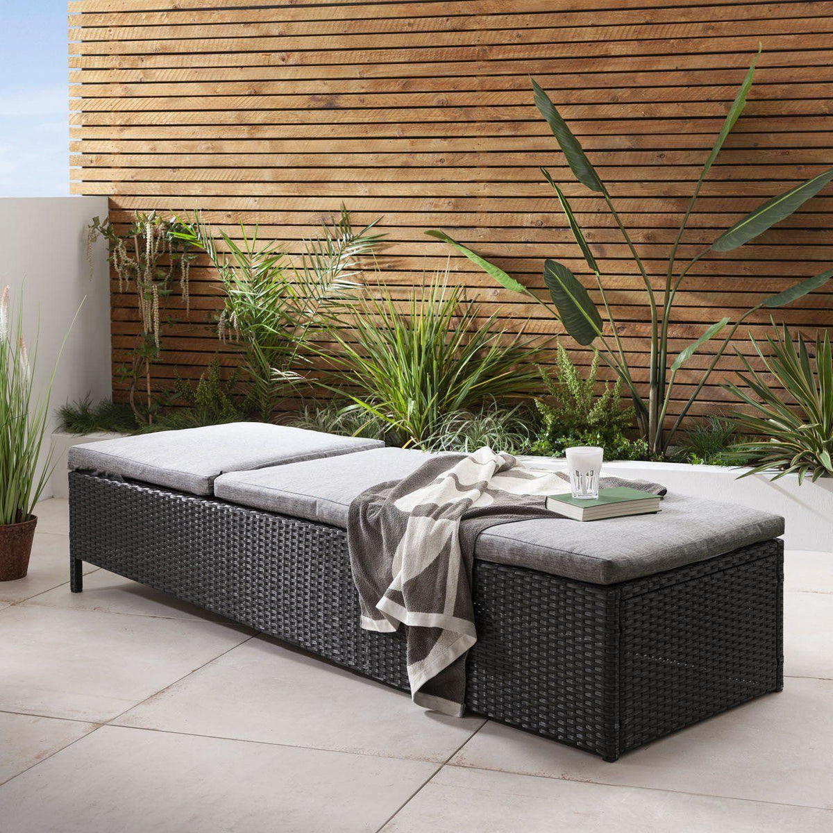 OUTLET - Serina Rattan Sun Lounger - Premium - Black