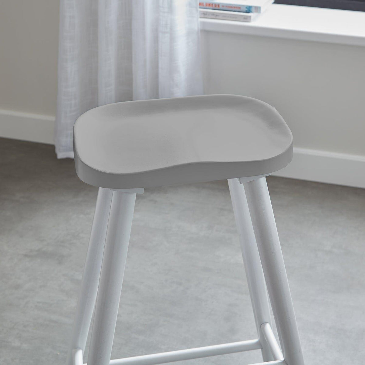 Outlet - Silvester bar stool - white frame with grey top