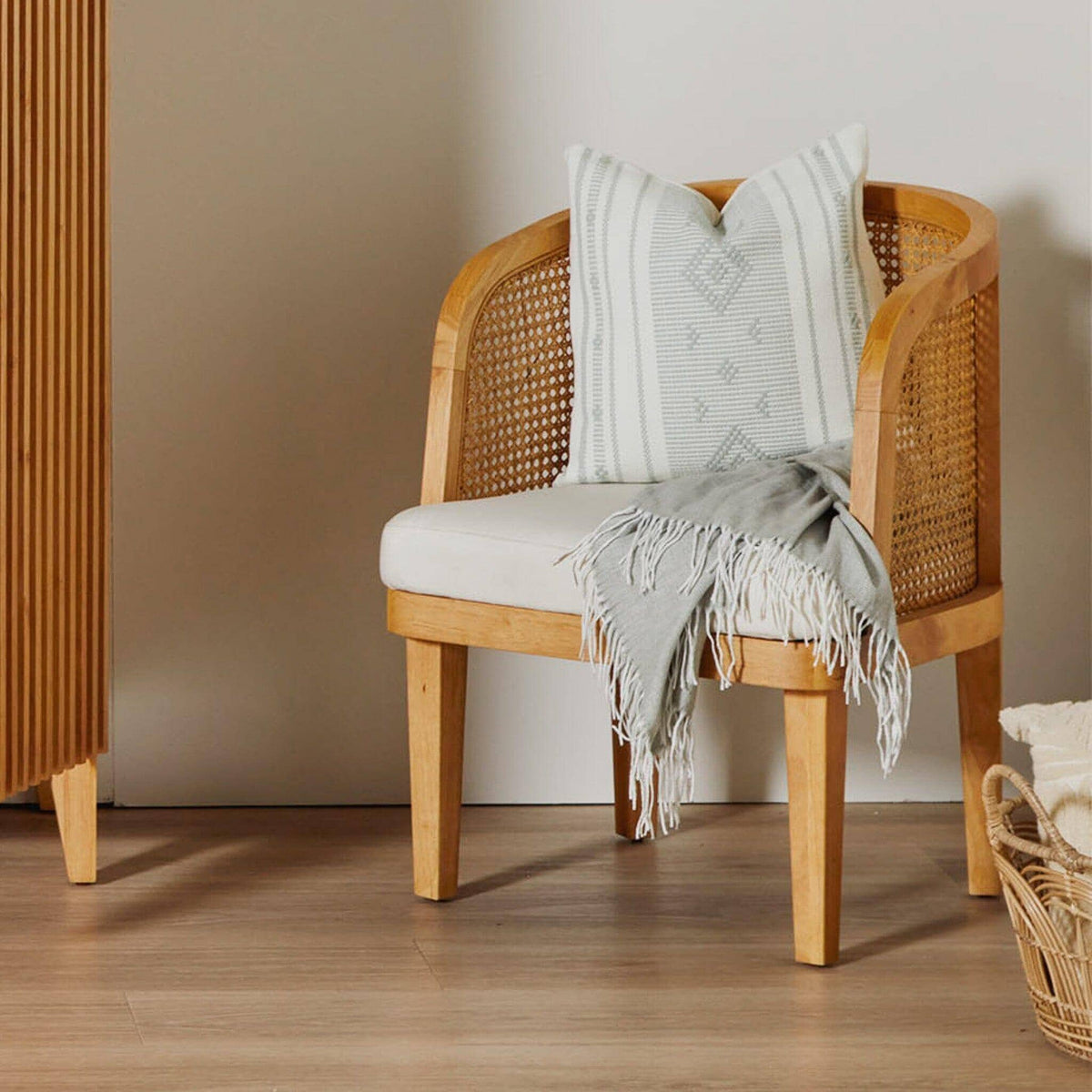 OUTLET - Willow Classic Oak Accent Chair