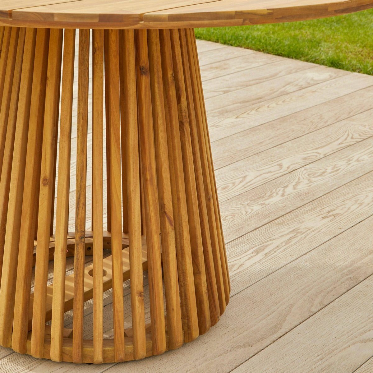 Willow 4 Seater Round Wooden Garden Dining Set - Hali Black Chairs