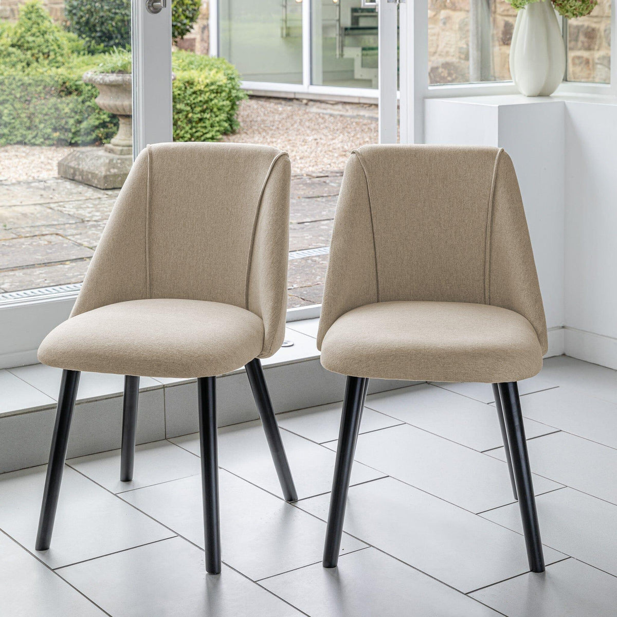 Atlas Chalked Mango Wood Dining Table Set -  6 Seater - Freya Sand Dining Chairs - Black Oak Legs