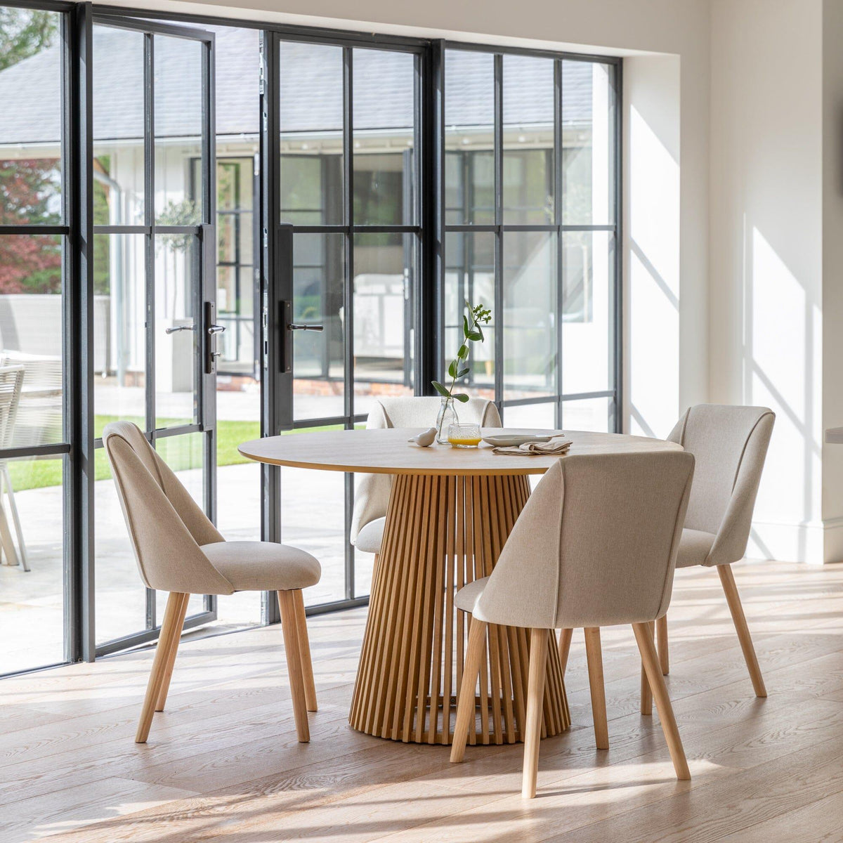 OUTLET - Willow Pale Oak Round Dining Table