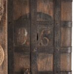 Carved Yali Door From Kerala - 19th Century - Image 10