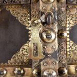 Iron & Brass Door On Stand From Shekhawati - 19th Century - Image 6