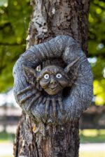 Goblin Tree Peeker Mounted Garden Ornament - Image 3