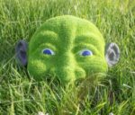 Resin Hedge Peeker Grass Effect Garden Ornament Head Sculpture - Image 6
